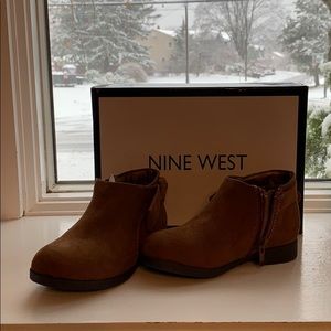 Nine West Samarah Snuff boots size 8 toddler